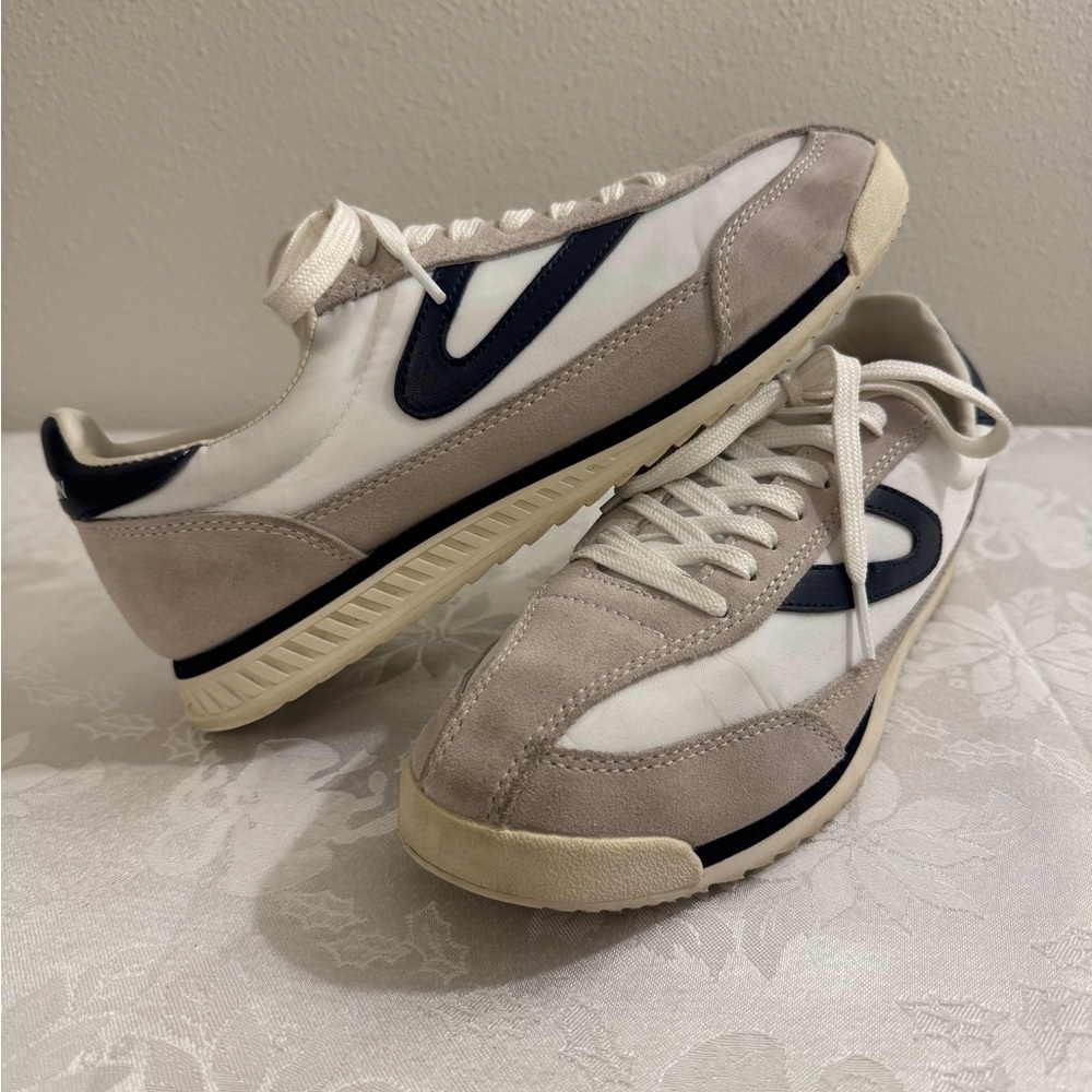 Tretorn Women's Sneakers in White, Gray, Navy size 9